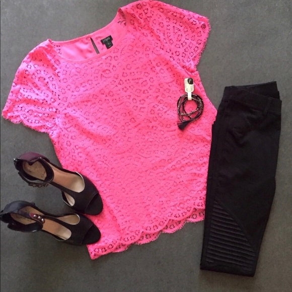 *ONE LEFT*Black women’s Moto leggings pants NWT - Picture 2 of 5